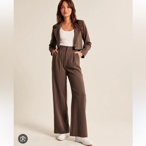 NWT Abercrombie & Fitch Brown Tailored Wide Leg Pants